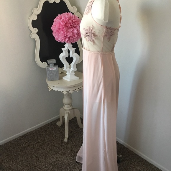 SOLD in Boutique 🌺 Iris
Chiffon Dress w/Shorts - Picture 5 of 7